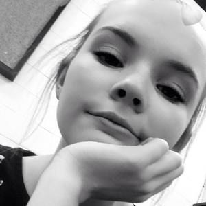 Meet your Posher, Holly